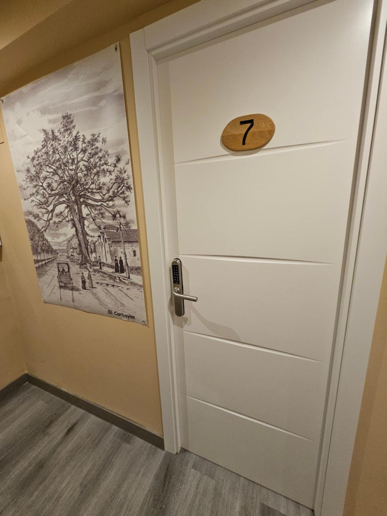 Hostal Foncalada اوفيدو المظهر الخارجي الصورة